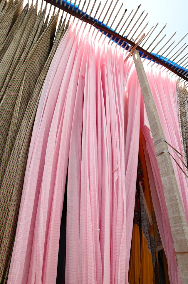 How to Use Retractable Drying Racks Without Blocking Doors, Cabinets, or Walkways
