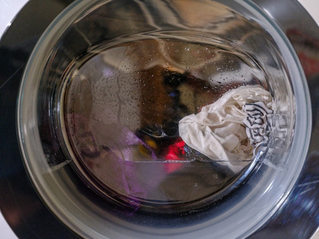 Washing Machine Maintenance Guide: Cleaner Tablets, Lint Traps, and a Simple Laundry Routine