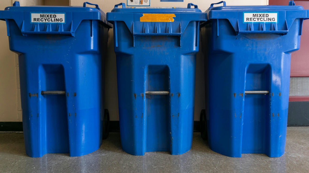 How to Choose the Right Commercial Trash Can for a Busy Workplace