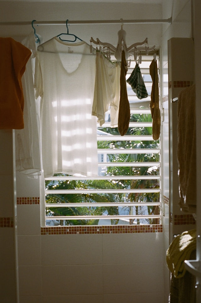 How to Keep Clothes Fresh After Washing