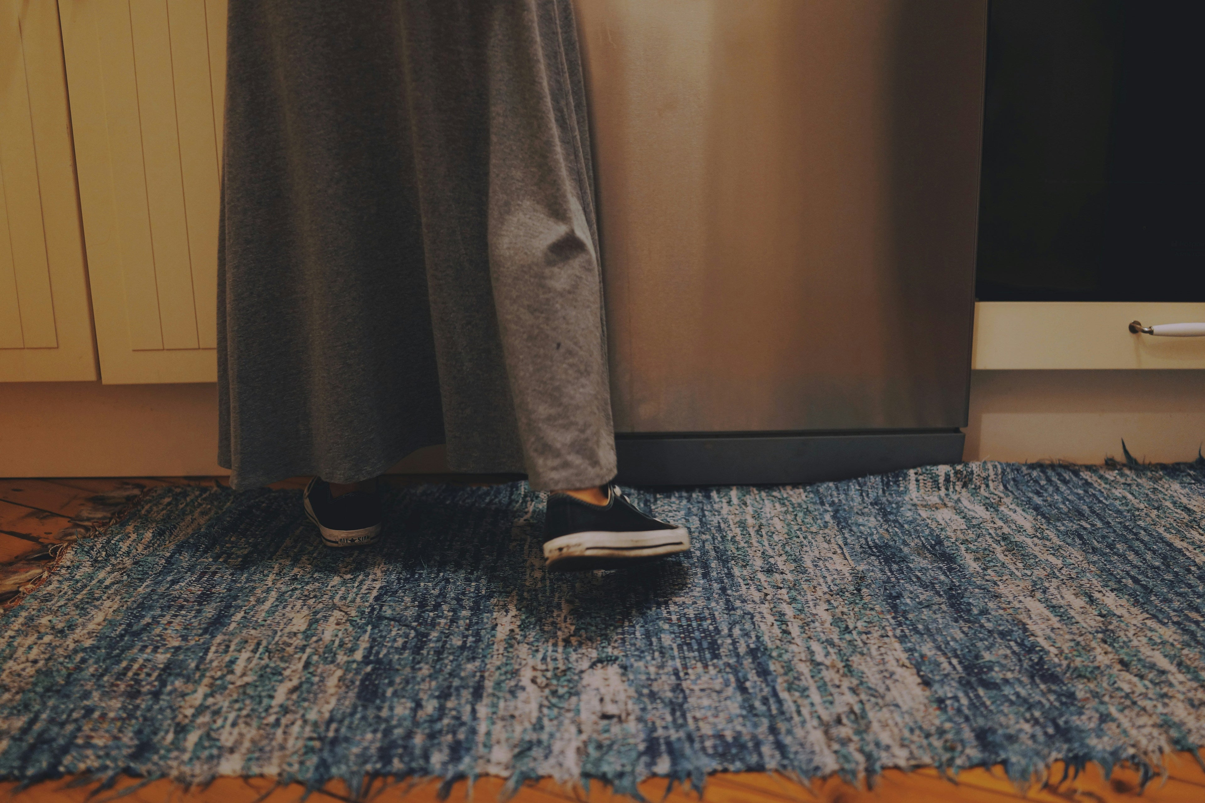 How to Choose a Kitchen Rug That Handles Daily Messes