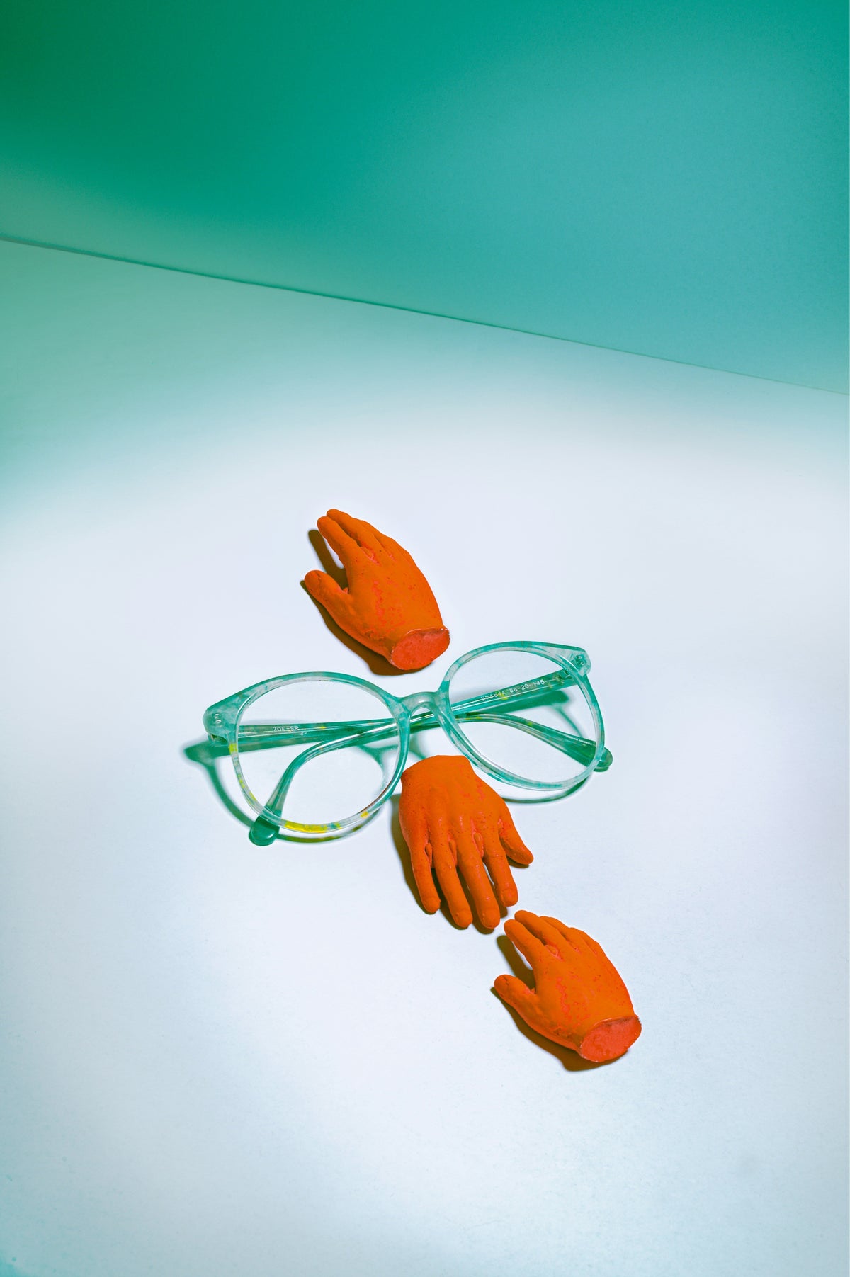 Chemical-Resistant Gloves: Buying Tips for Nitrile and Protective Work Gloves