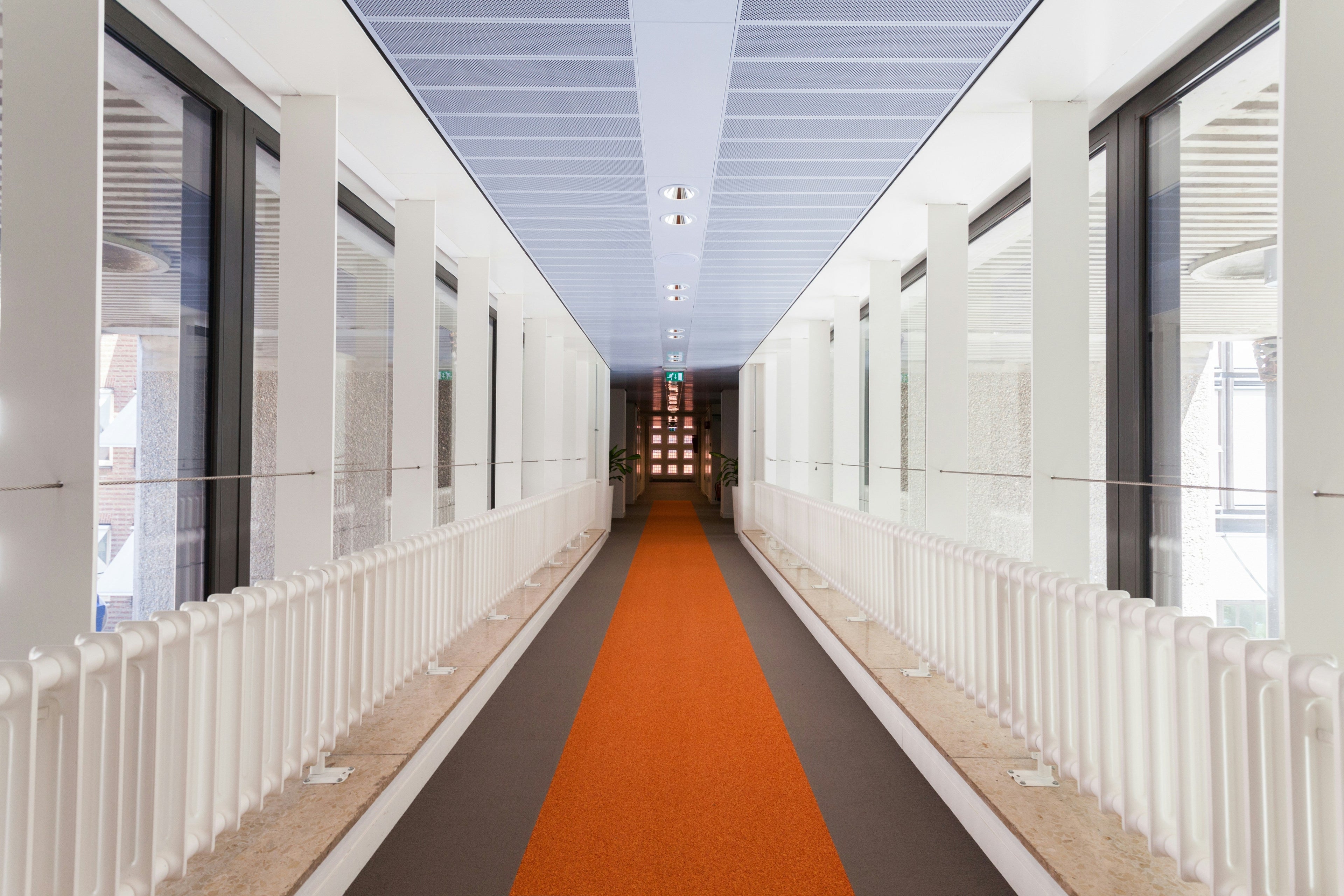How to Choose a Runner Rug for Hallways and Narrow Spaces
