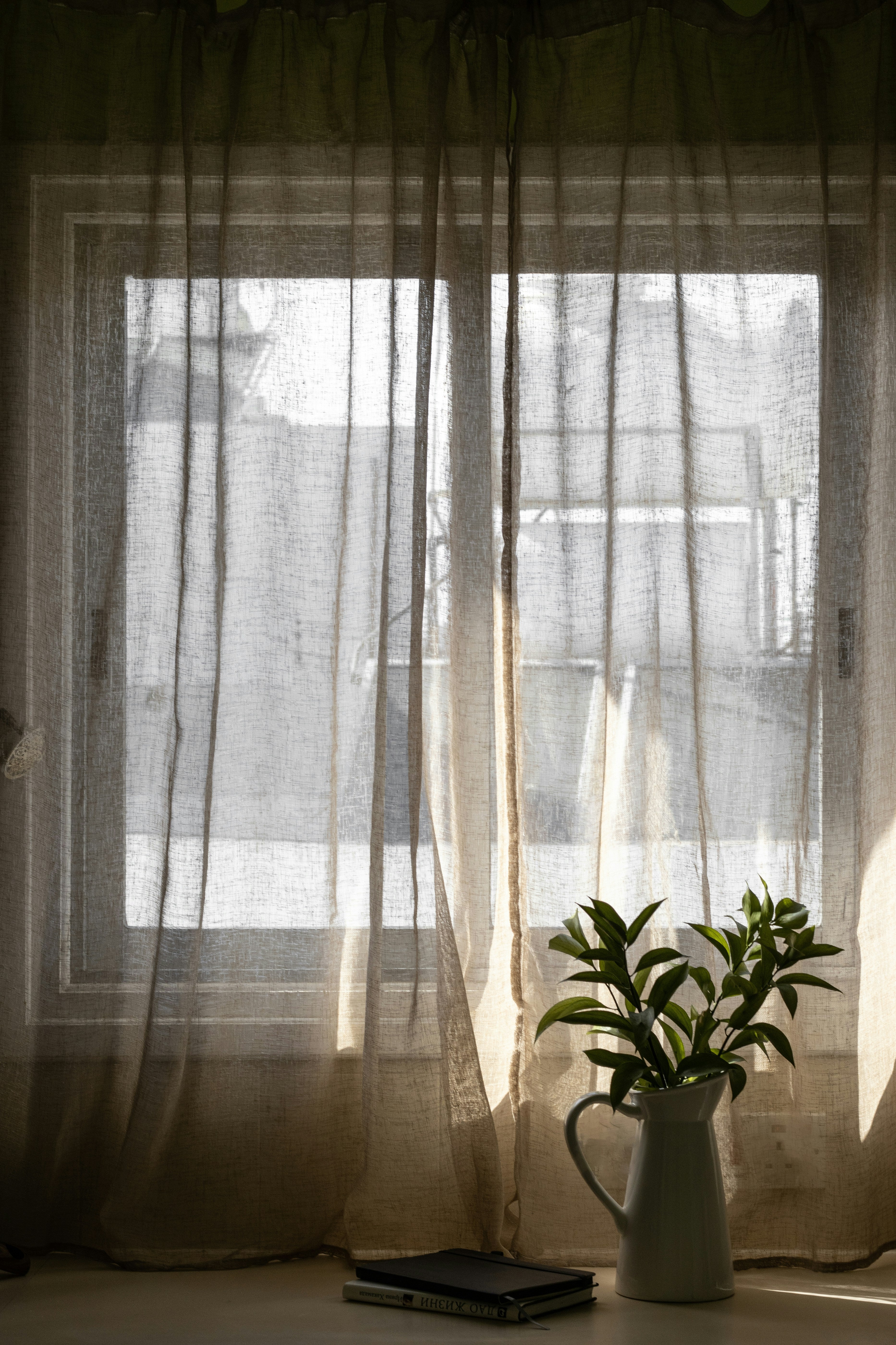 Curtain Rings vs Hooks: Which Window Hardware Fits Your Style?